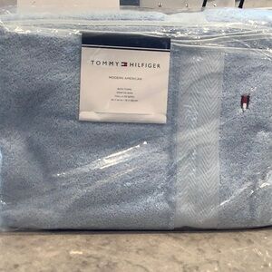 Tommy Hilfiger Light Blue Bath towel